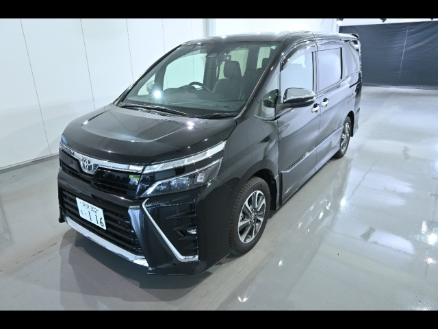 TOYOTA VOXY 2021