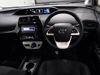 TOYOTA PRIUS 2017