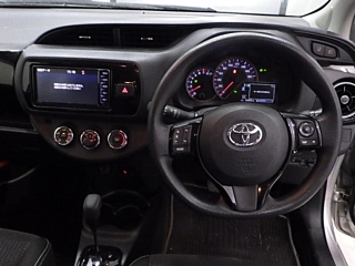 TOYOTA VITZ 2019