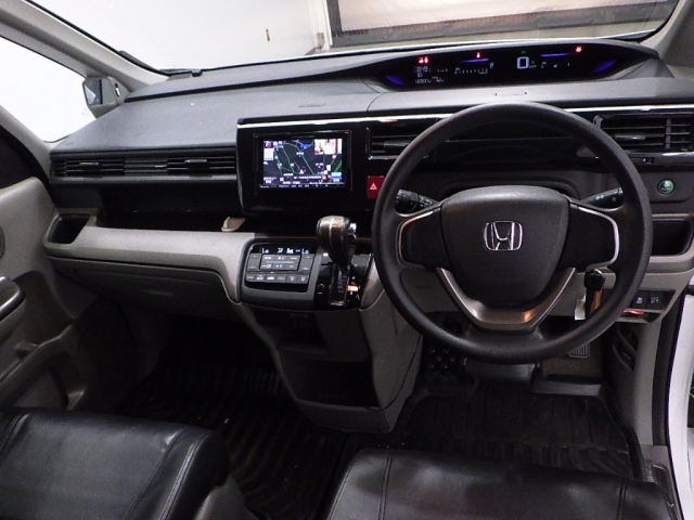 HONDA STEP WAGON 2016