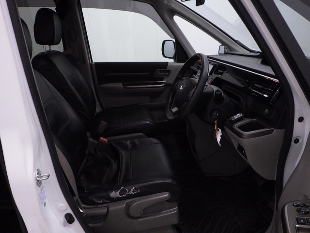 HONDA STEP WAGON 2016