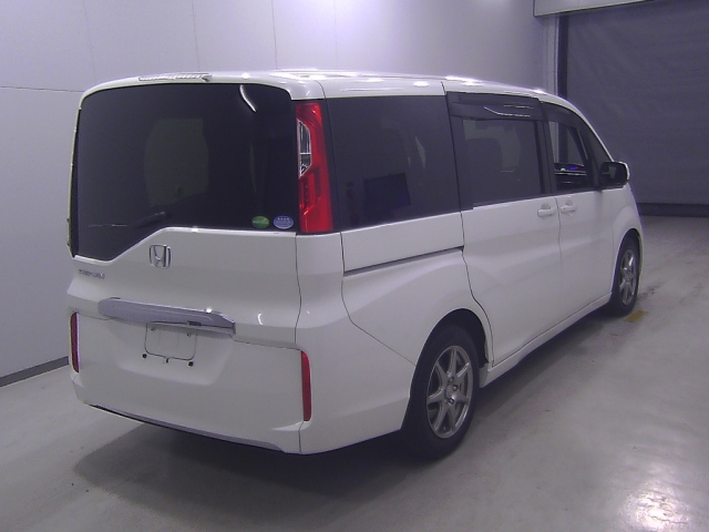 HONDA STEP WAGON 2016