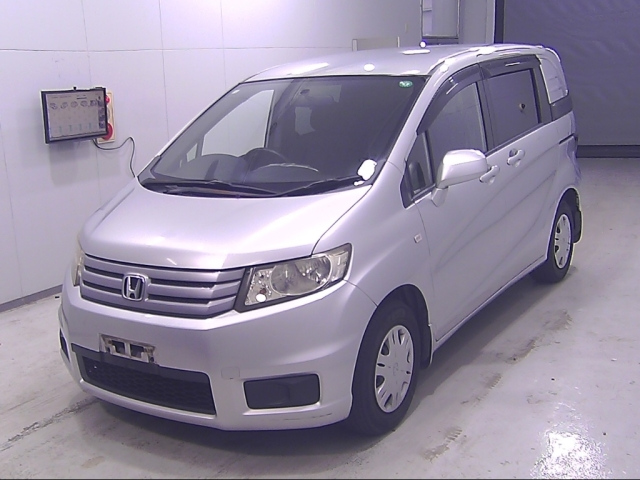 HONDA FREED 2010