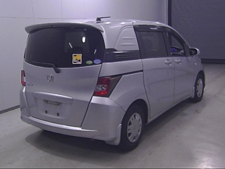 HONDA FREED 2010