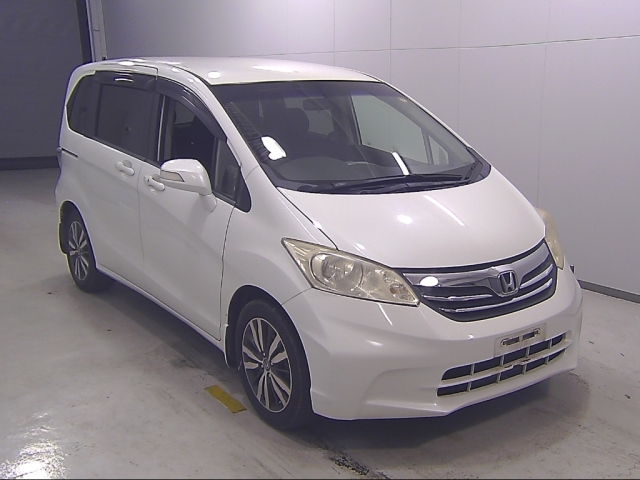 HONDA FREED 2013