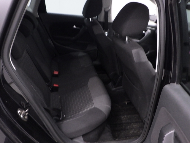 VOLKSWAGEN POLO 2016
