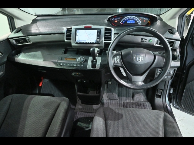 HONDA FREED 2012