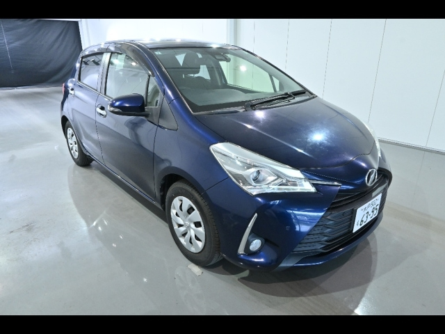 TOYOTA VITZ 2019