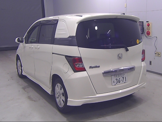 HONDA FREED 2011