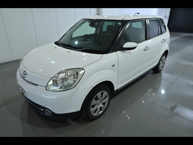 MAZDA VERISA 2015