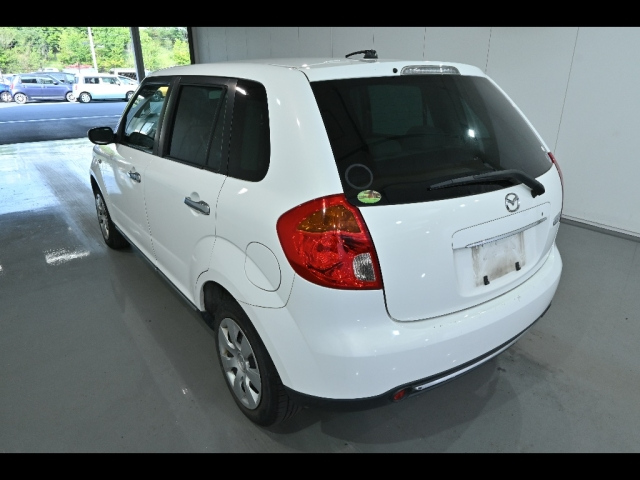 MAZDA VERISA 2015