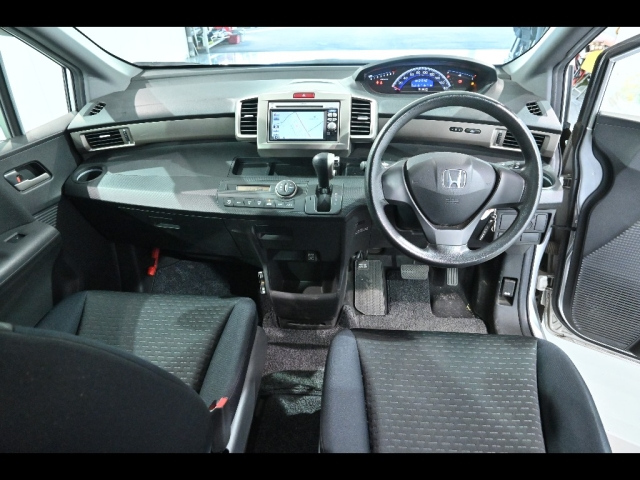 HONDA FREED 2010