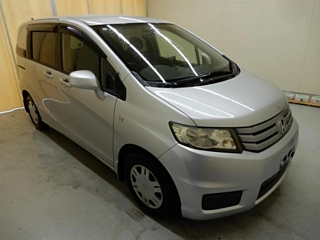 HONDA FREED 2010