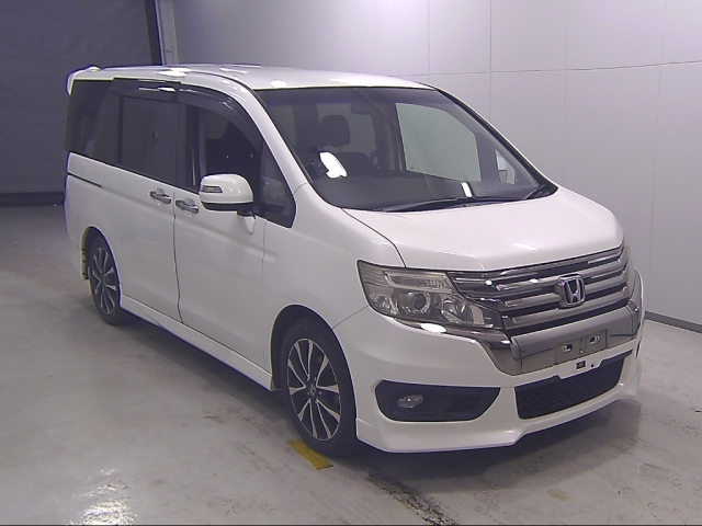 HONDA STEP WAGON 2013