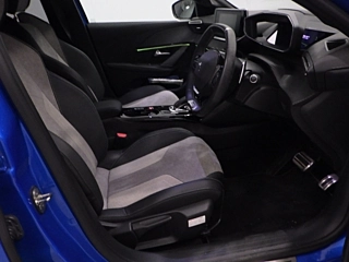 PEUGEOT 208 2020