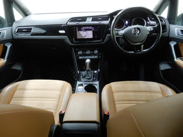 VOLKSWAGEN GOLF TOURAN 2017