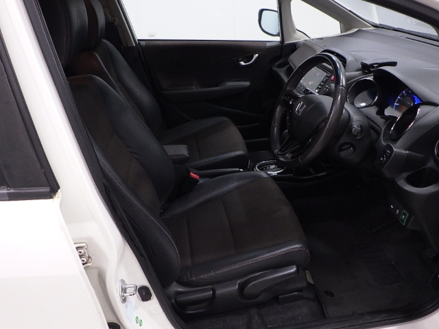 HONDA FIT SHUTTLE 2011