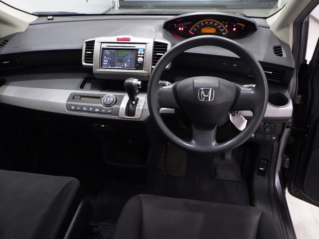 HONDA FREED 2010