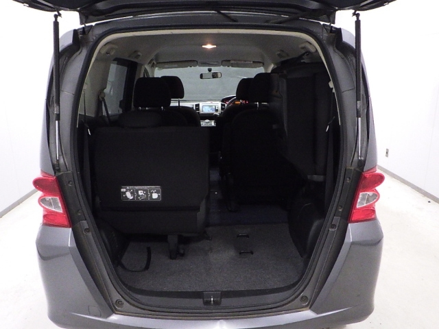 HONDA FREED 2010