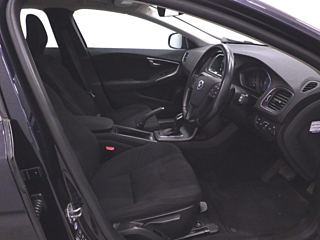 VOLVO V40 2016