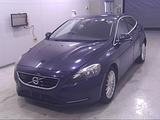 VOLVO V40 2016