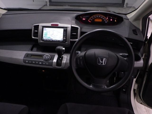 HONDA FREED 2011