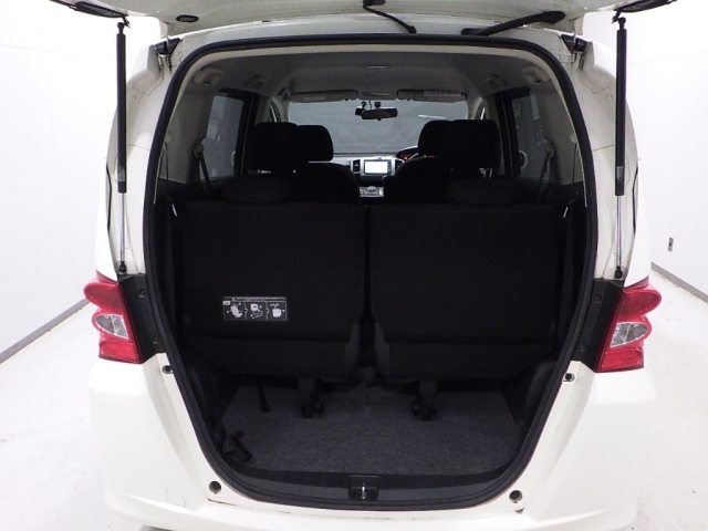HONDA FREED 2011