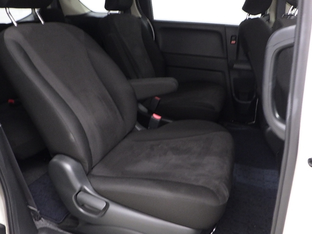 HONDA FREED 2011