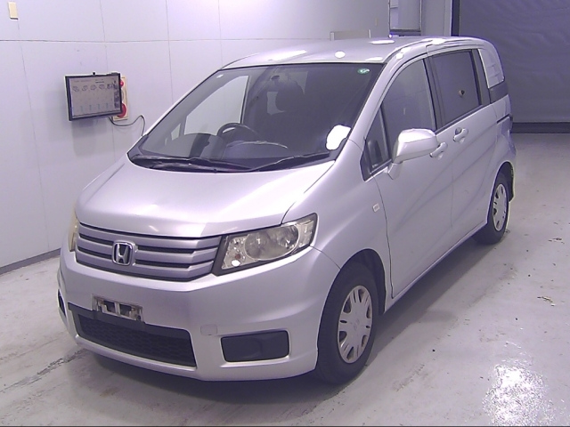 HONDA FREED 2011