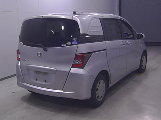 HONDA FREED 2011
