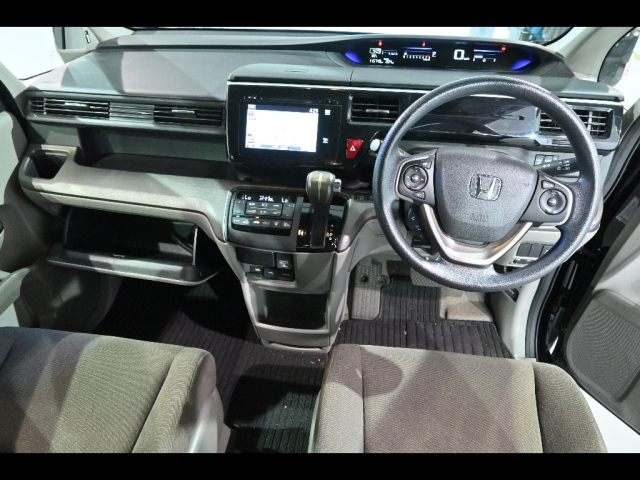 HONDA STEP WAGON 2015