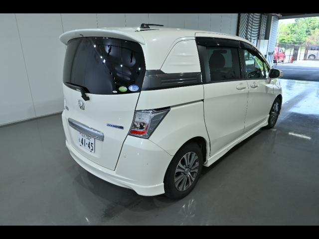 HONDA FREED 2011