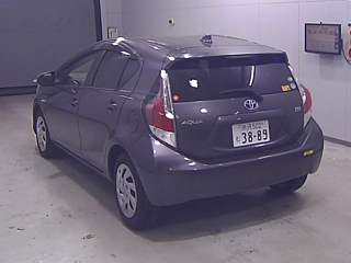 TOYOTA AQUA 2015