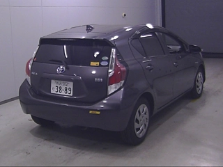 TOYOTA AQUA 2015