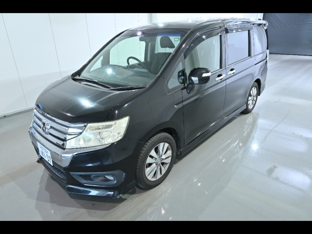 HONDA STEP WAGON 2013
