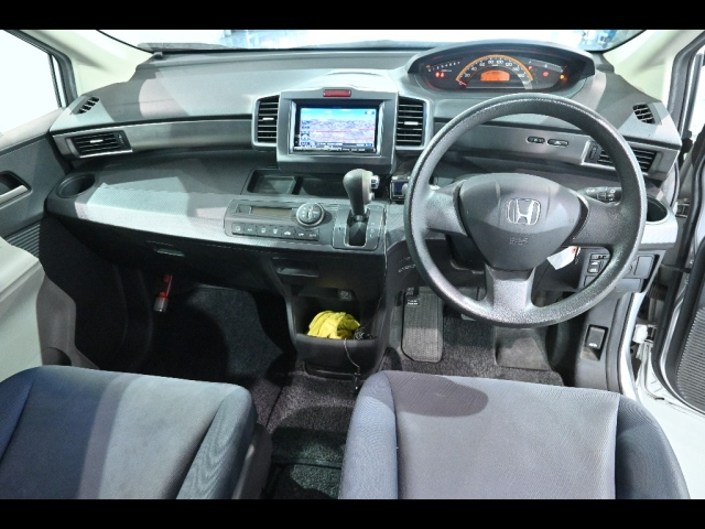 HONDA FREED 2010