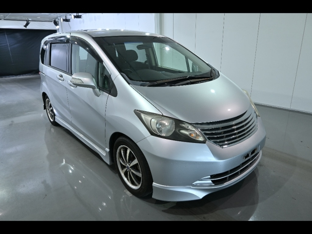 HONDA FREED 2010