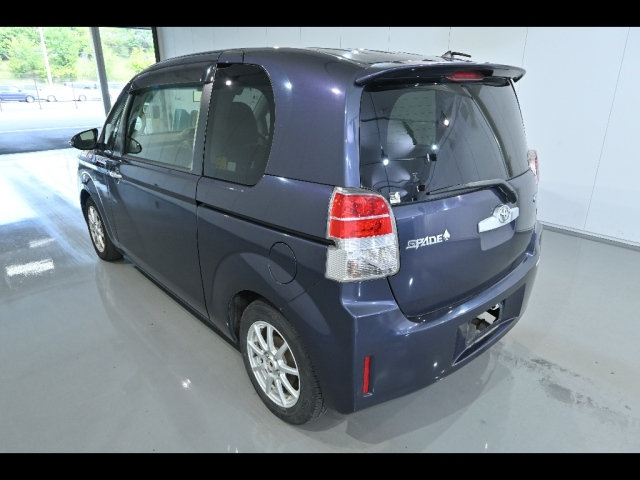 TOYOTA SPADE 2012