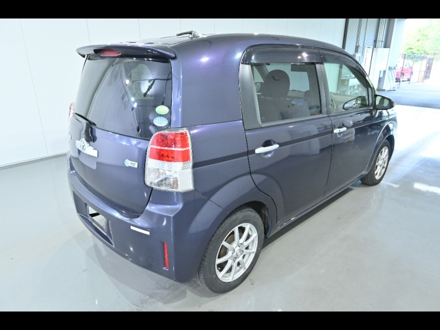 TOYOTA SPADE 2012