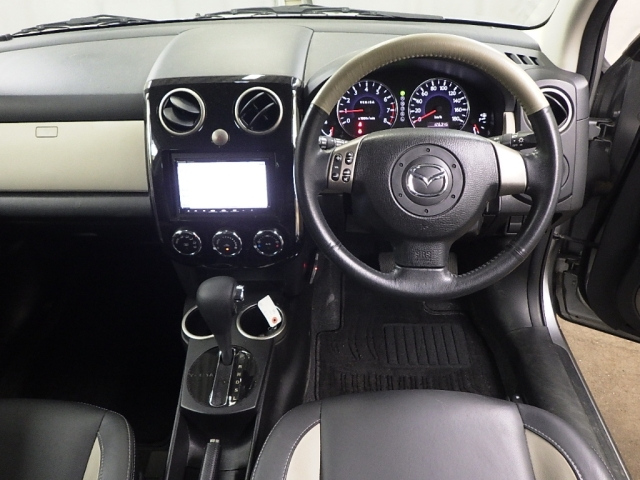 MAZDA VERISA 2012
