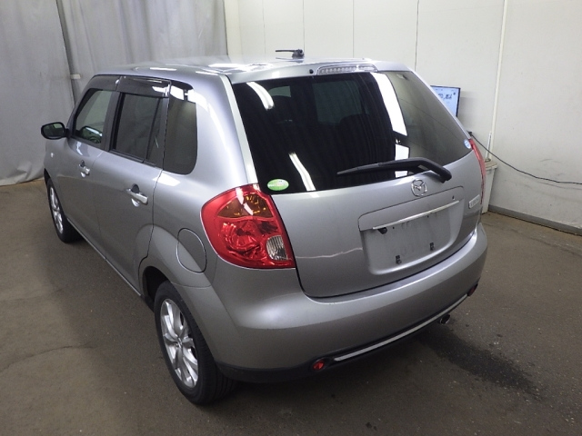 MAZDA VERISA 2012