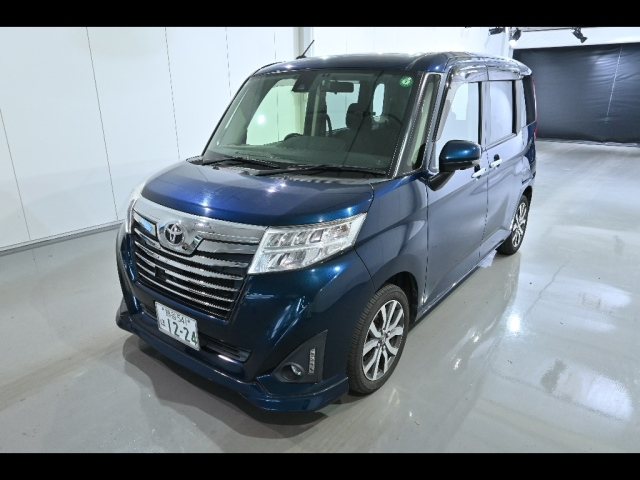 TOYOTA ROOMY 2017
