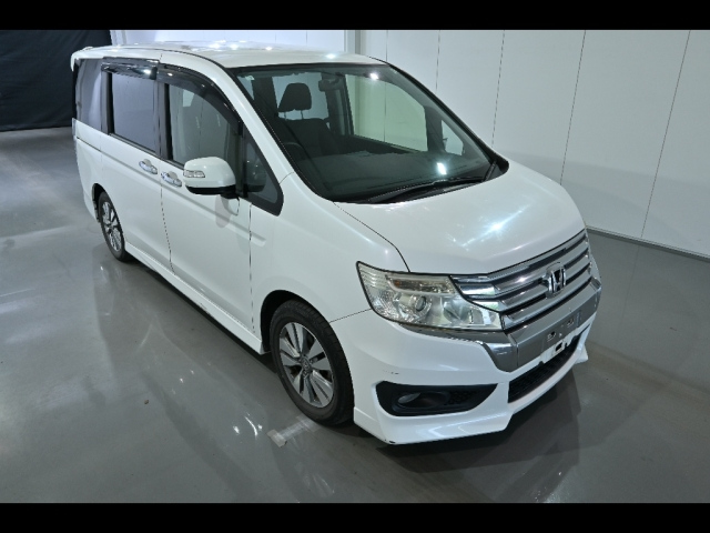 HONDA STEP WAGON 2014