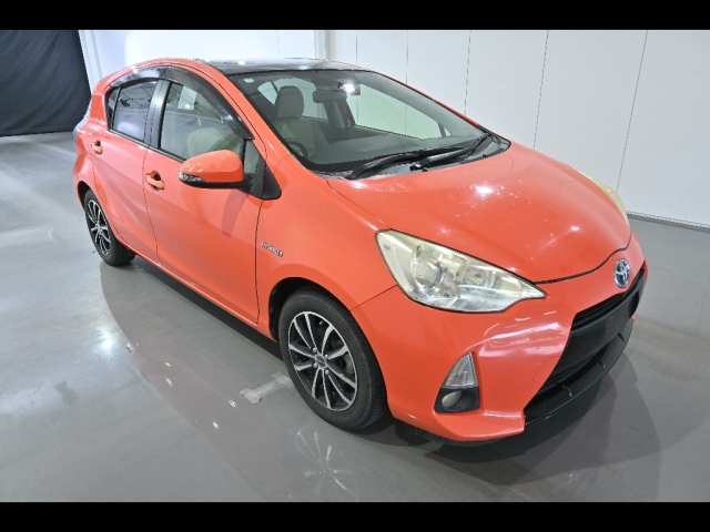 TOYOTA AQUA 2012