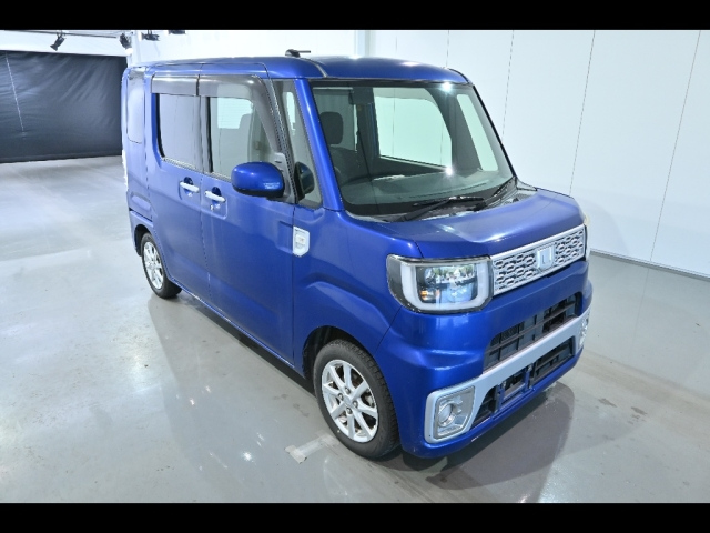DAIHATSU WAKE 2015
