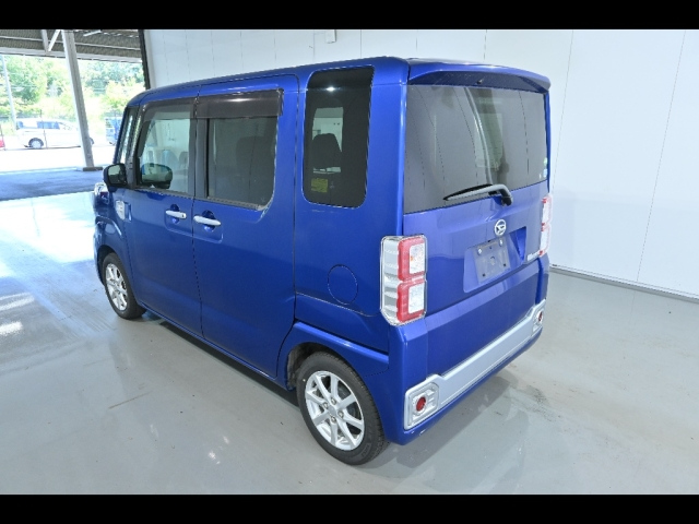 DAIHATSU WAKE 2015