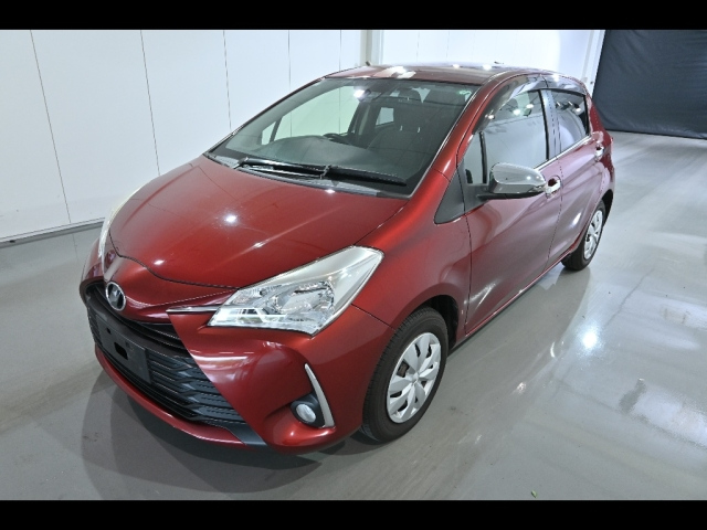 TOYOTA VITZ 2017