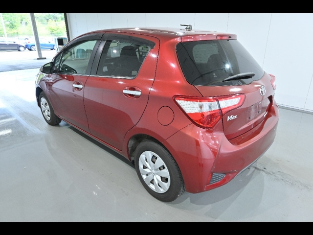 TOYOTA VITZ 2017