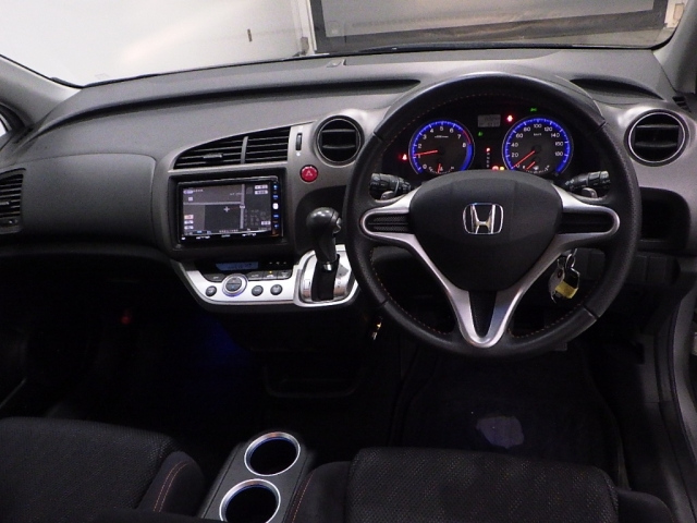 HONDA STREAM 2010