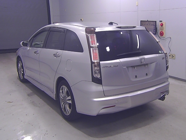 HONDA STREAM 2010